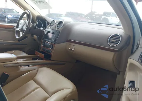 2009 Mercedes-Benz Gl 450 4Matic z USA, uszkodzony, nr VIN 4JGBF71E19A521984